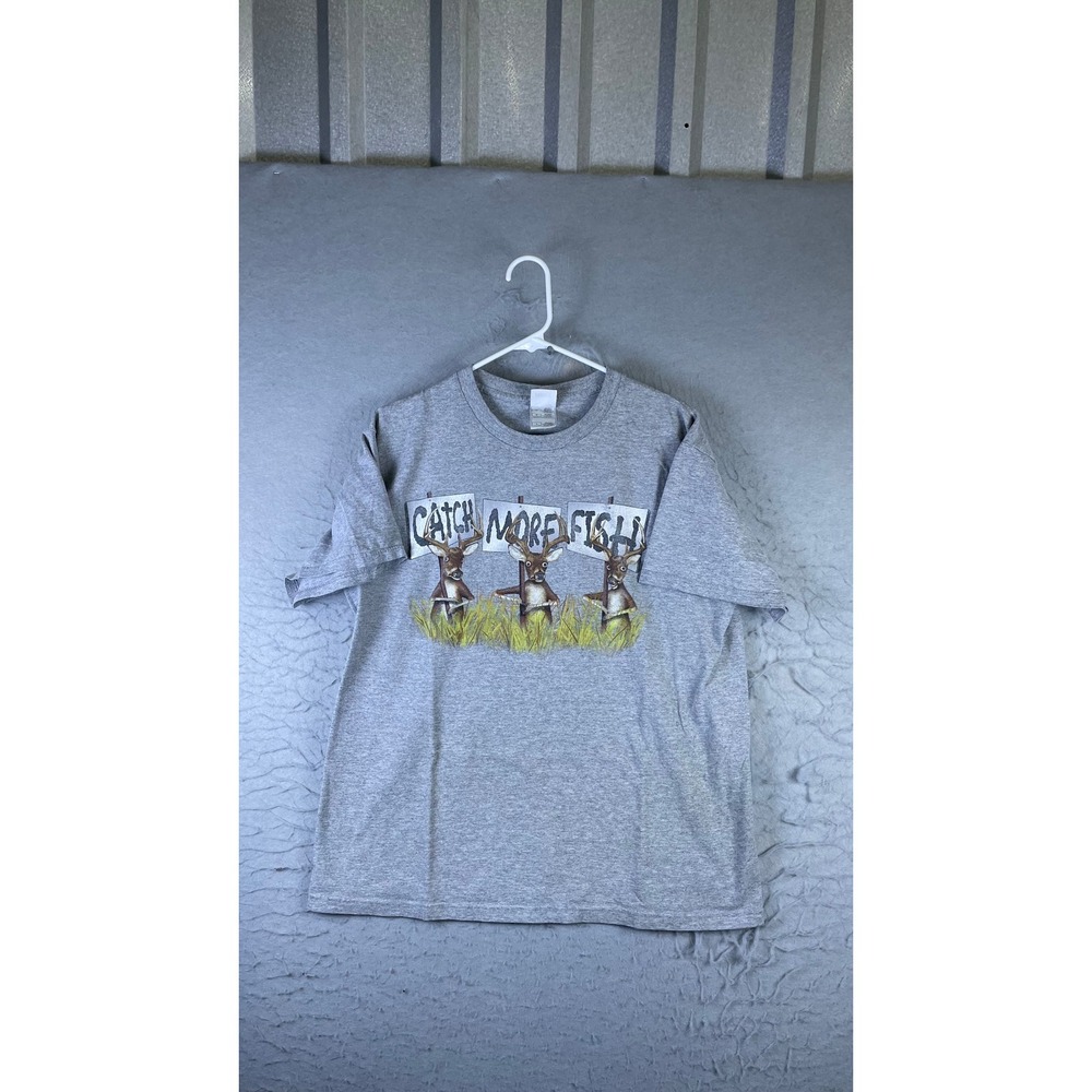 Fruit of the Loom T-Shirt Mens Large Gray Excellent Catch More Fish Deer Graphic